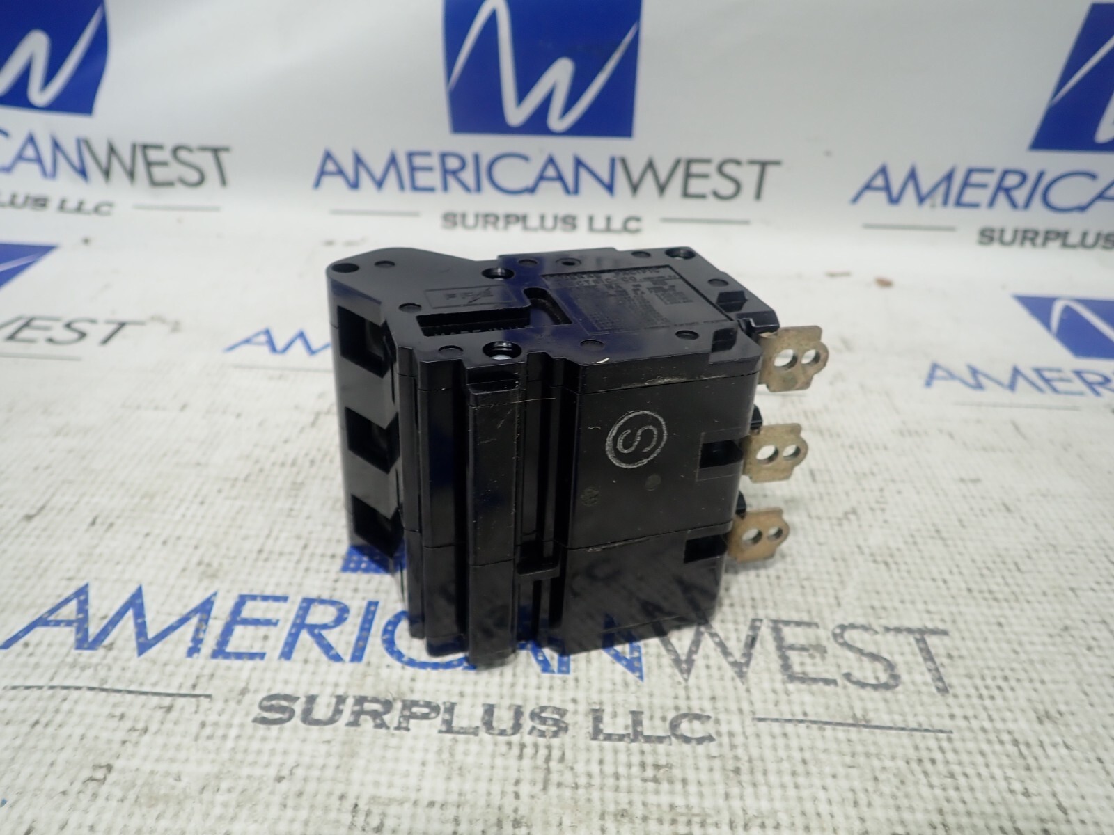 NEW FPE NB231100 3 Pole 100 Amp 240 Volt Type NB Bolt On Circuit Breaker