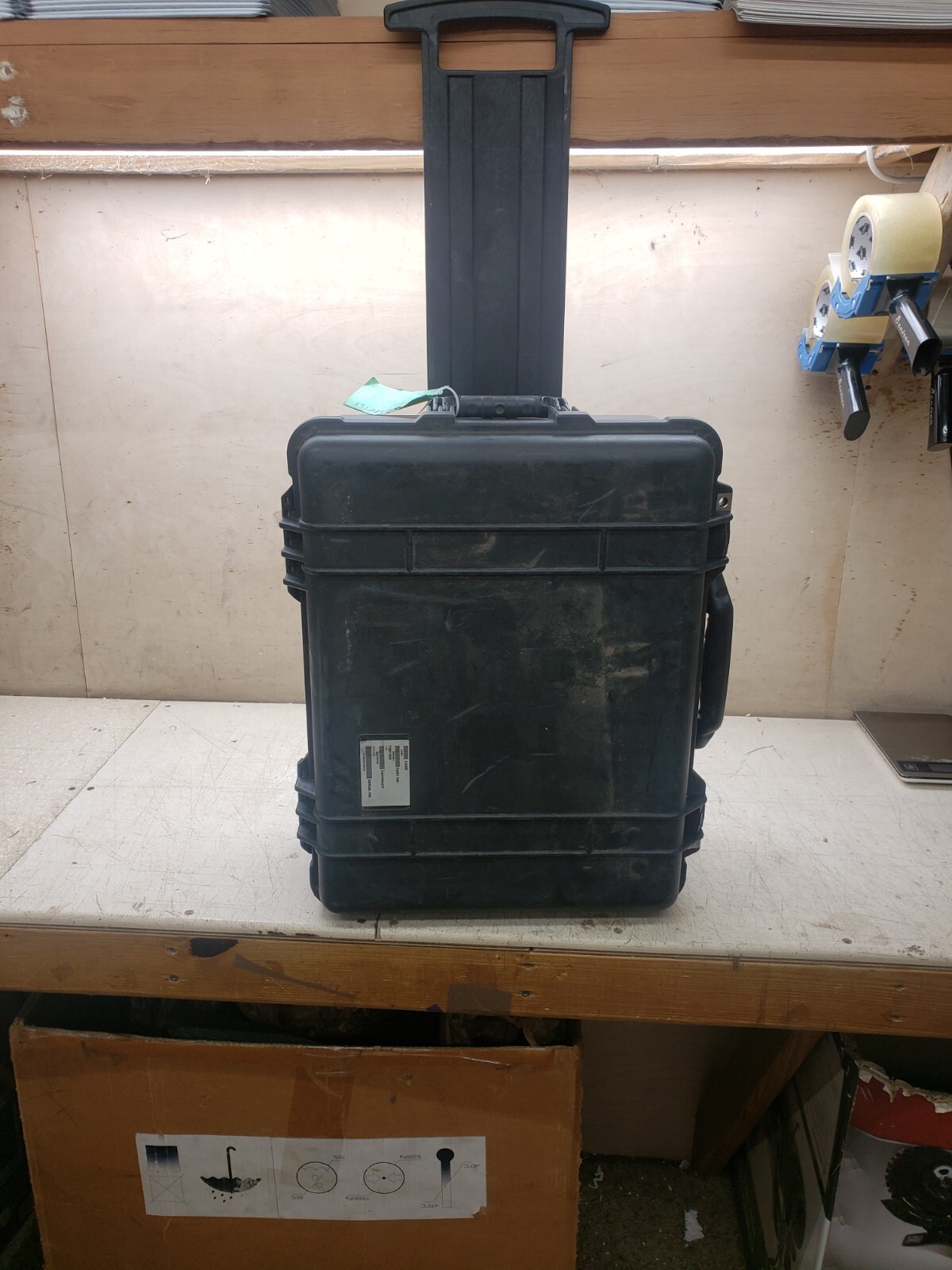NOS Pelican Weathertight Hard Protector Case with Foam Insert 10″x18″ x 22″ OD