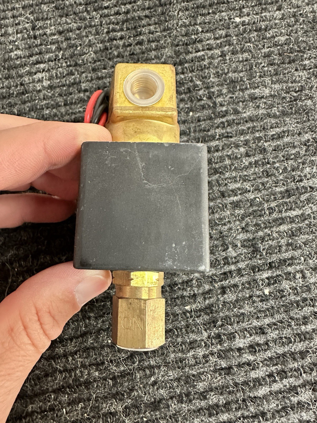 New CKD AG41-02-2 Solenoid Valve DC24V Free Shipping