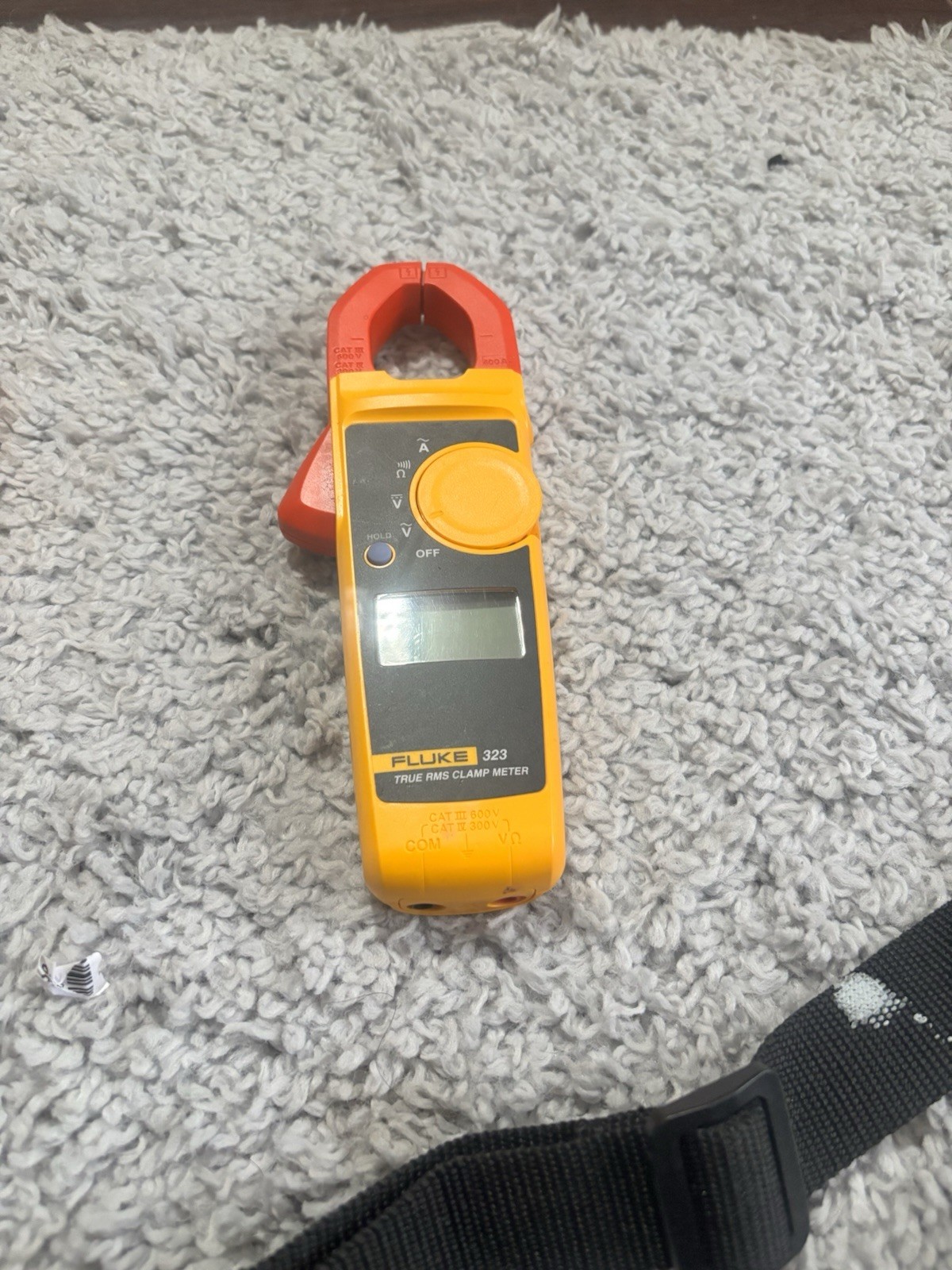 FLUKE 116/323 Kit HVAC True RMS Multimeter and Clamp Meter Combo Kit 4296029
