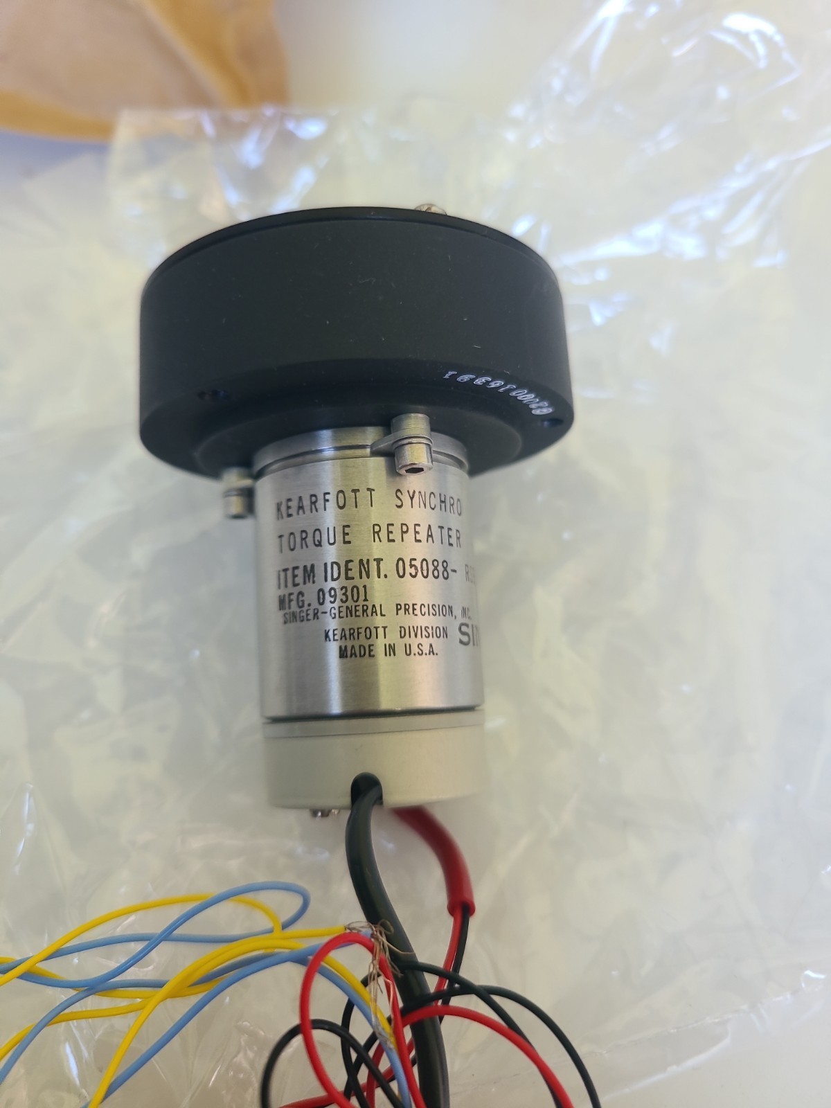 Singer 05088-RS921-4A Kearfott Synchro Torque Repeater, NOS, Open Box
