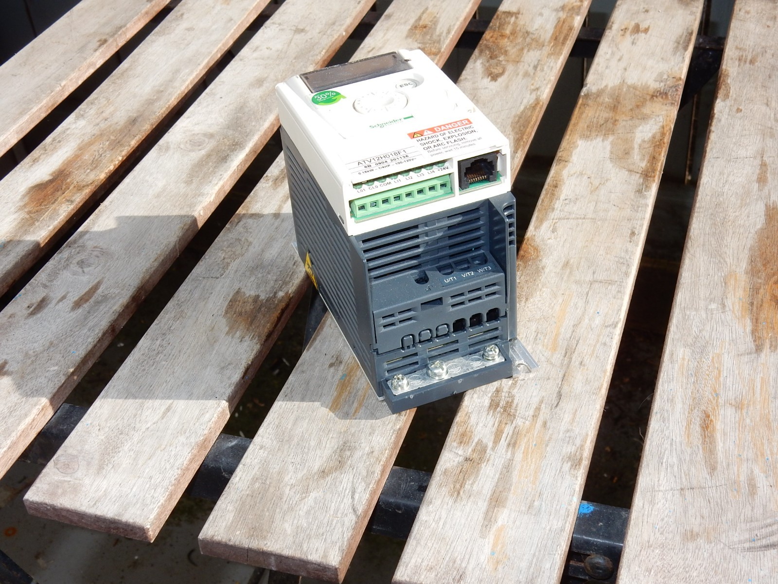 7x SCHNEIDER ELECTRIC ALTIVAR ATV12H018F1 VARIALE SPEED DRIVE. 5 New