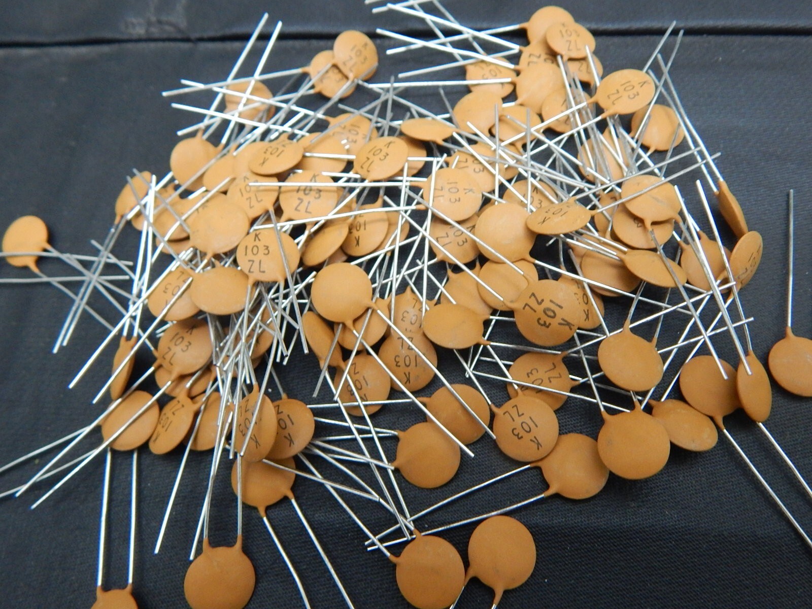 (100PCS) CERAMIC DISC CAPACITORS 0.01UF 500V – YOU GET 100 CAPACITORS FAST SHIP
