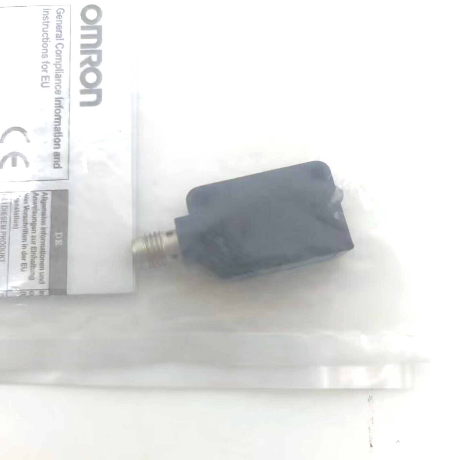 ONE E3Z-R86 1X New OMRON PhotoElectric Switch E3Z-R86 12-24VDC – US Stock