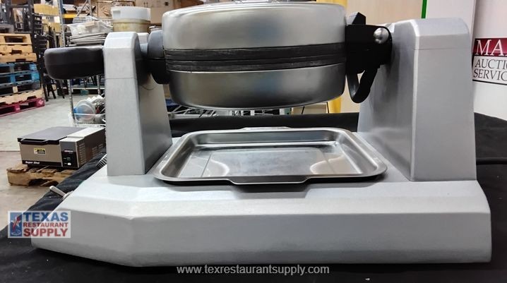 Waring WW180X Commercial Single Belgian Waffle Maker