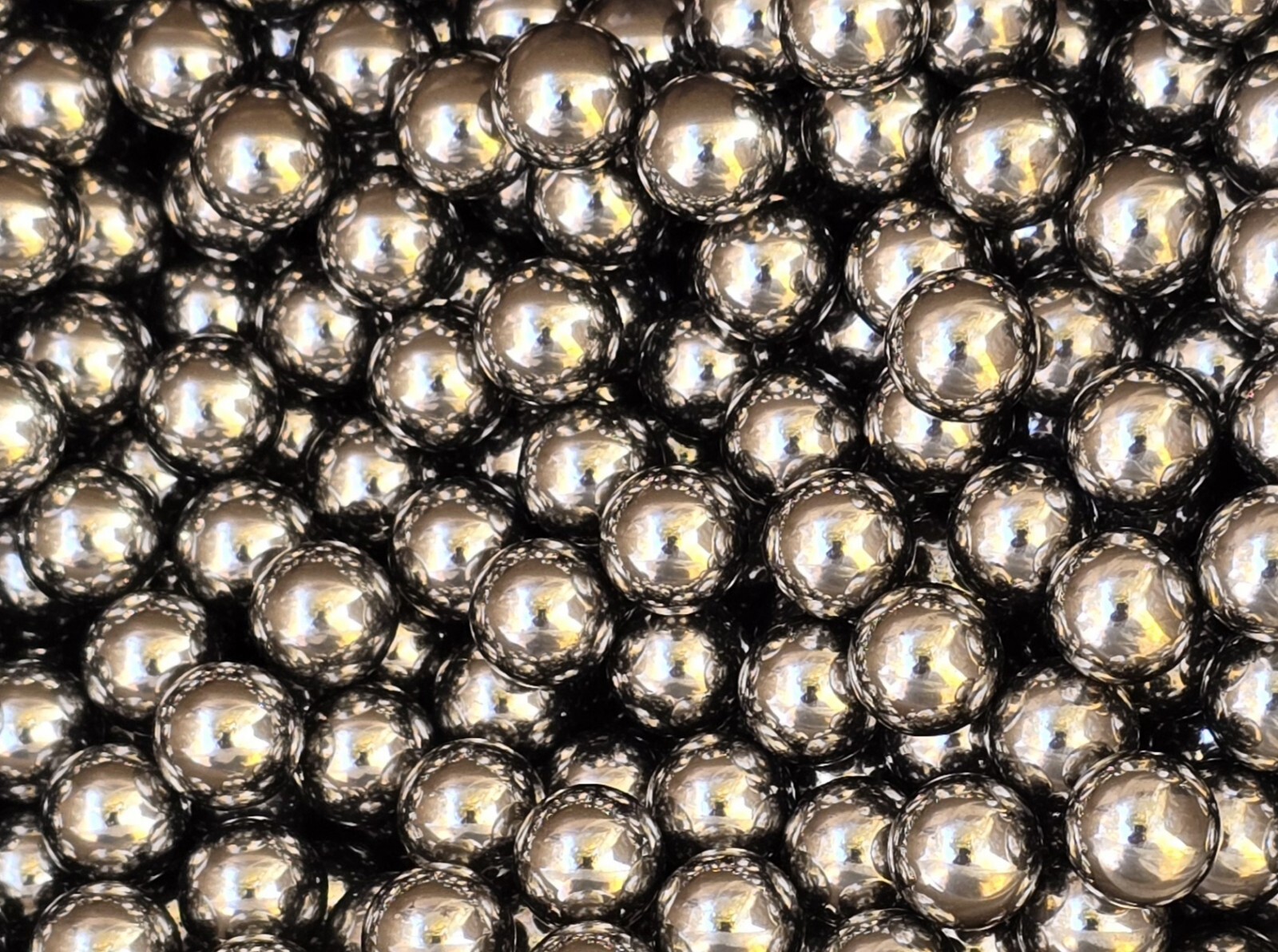 (100) 1/2″ Inch Chrome Steel Bearing Balls (G25 Precision – AISI 52100)