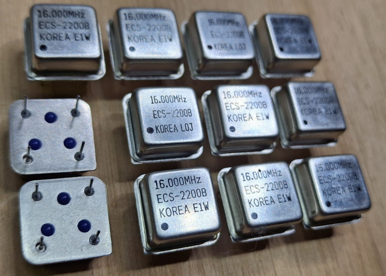 Qty Lot 12 ECS 2200B-160 Crystal 16.000Mhz DIP8 Oscillator 4 Leads HCMOS TTL