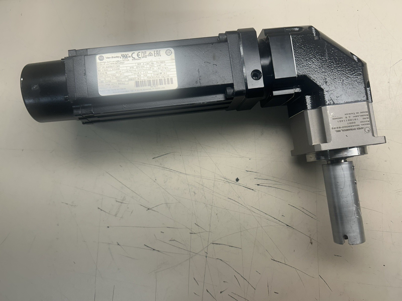 Allen-Bradley Cat VPL-B0633M-PJ12AA Kinetix VP Low Inertia Servo w/Apex Gear Box
