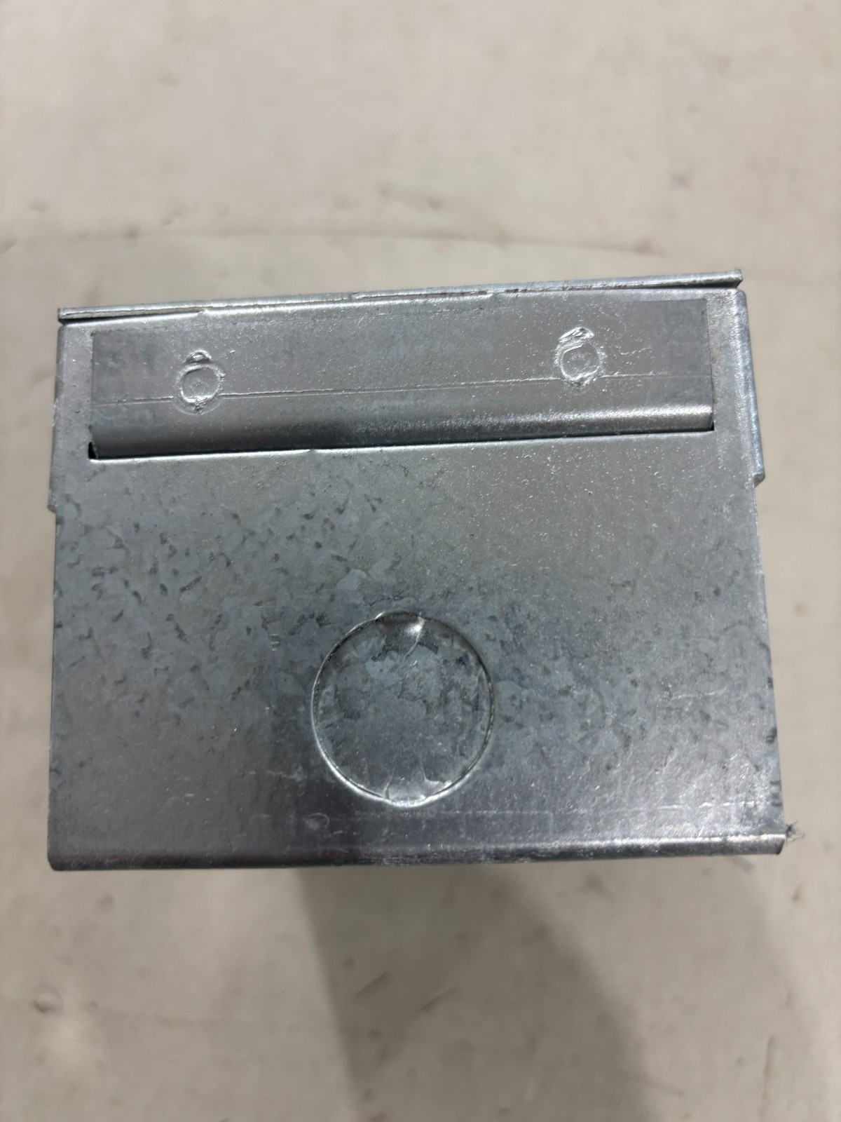 1 – Steel City 61W 1 Gang Galvanized Adjustable Steel Floor Box