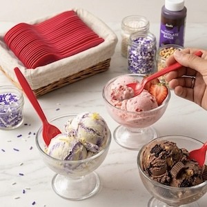 Plastic Teaspoons, Disposable Spoons for Parties & Everyday Use (200, Red)