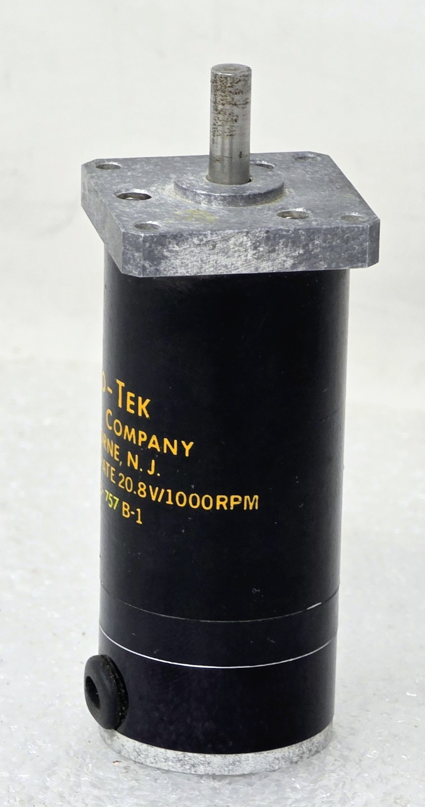 Servi Tek SB-757 B-1 DC Tachometer Generator 20.8V/1000RPM