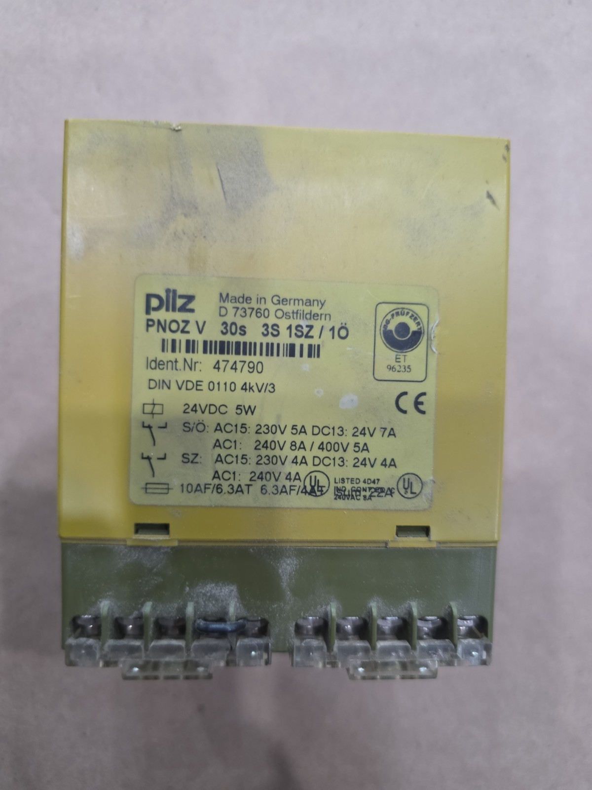 PILZ PNOZ V 30S 3S 1SZ/10 / 474790 24VDC 5W SAFETY RELAY – USED