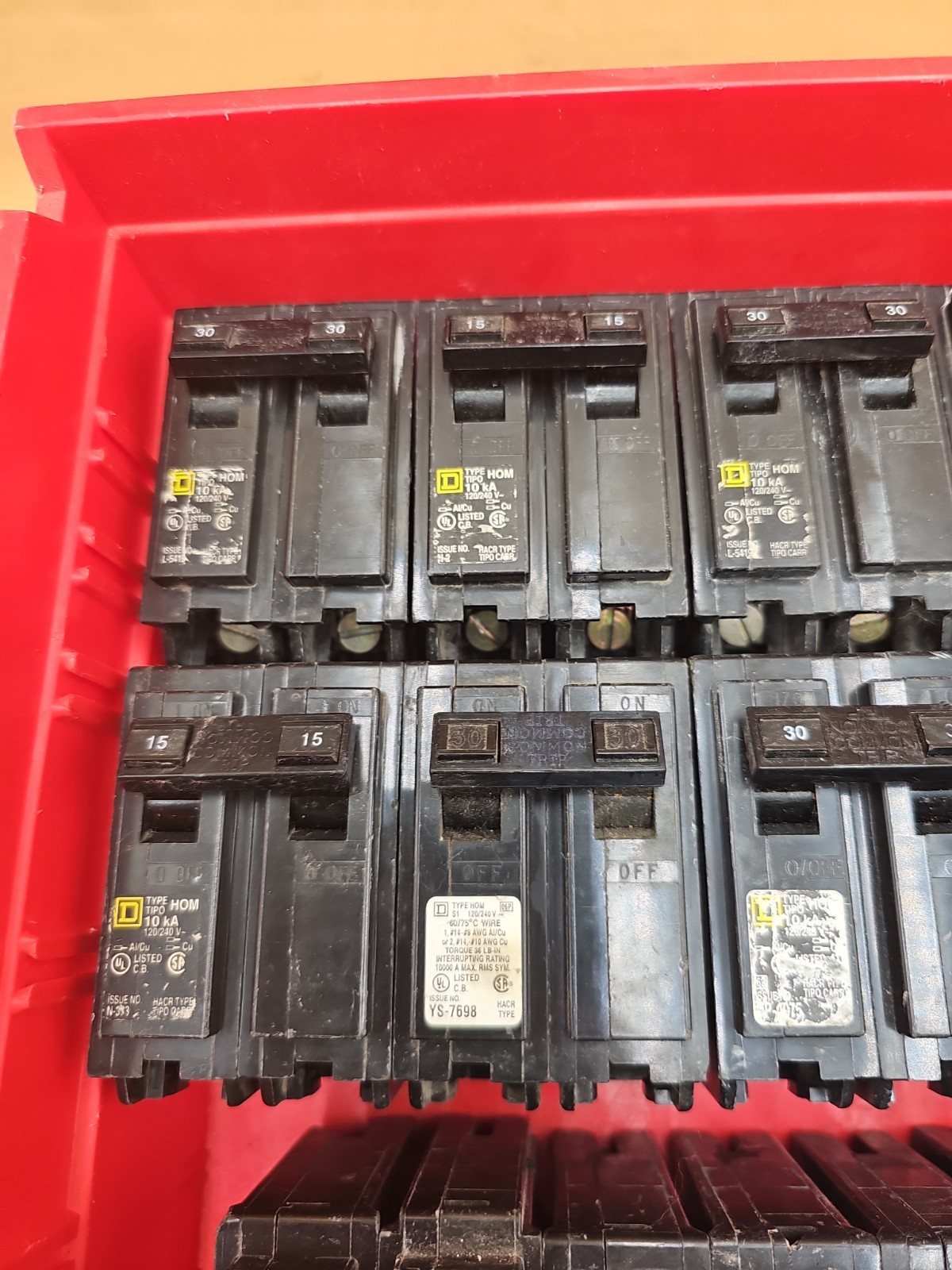 LOT OF 16 Square D Homeline Circuit Breakers. HOM230, HOM215, HOM120, HOM115