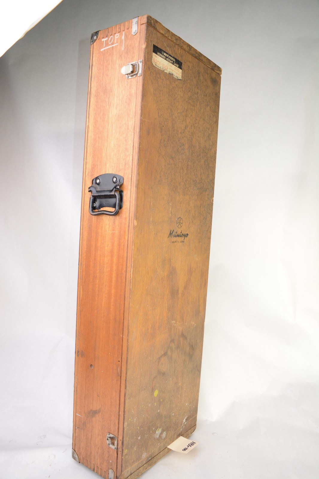 🌟 Mitutoyo 600mm Vernier Height Gage #520-150 – .02mm Graduation – Wooden Box