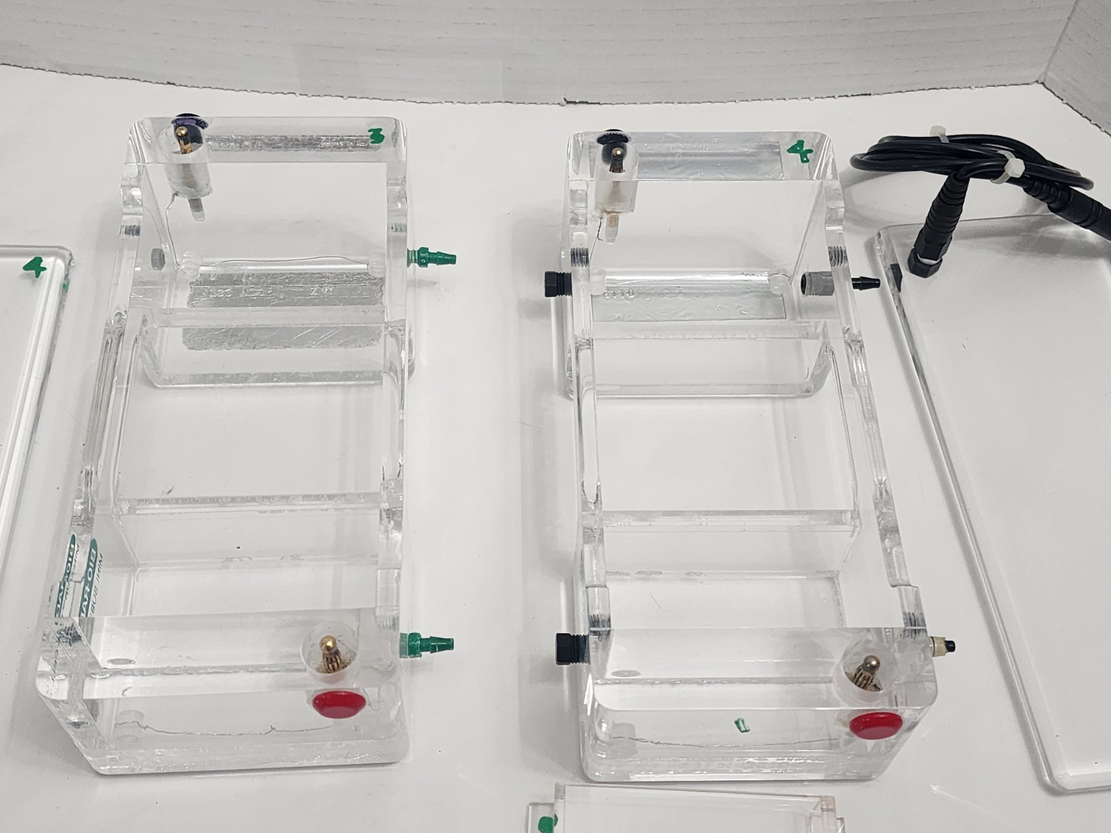 QTY 2 Bio-Rad Mini Sub DNA Cell Horizontal Electrophoresis 1000 VDC CLEAN! PBIN