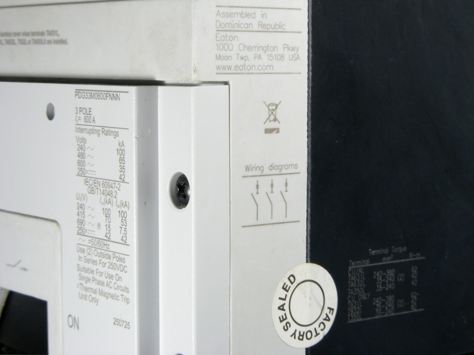 NEW Eaton PDG33M0600E2NL Circuit Breaker, PXR20 LSI, 3P 600A 600V 65kA, w/Lugs B