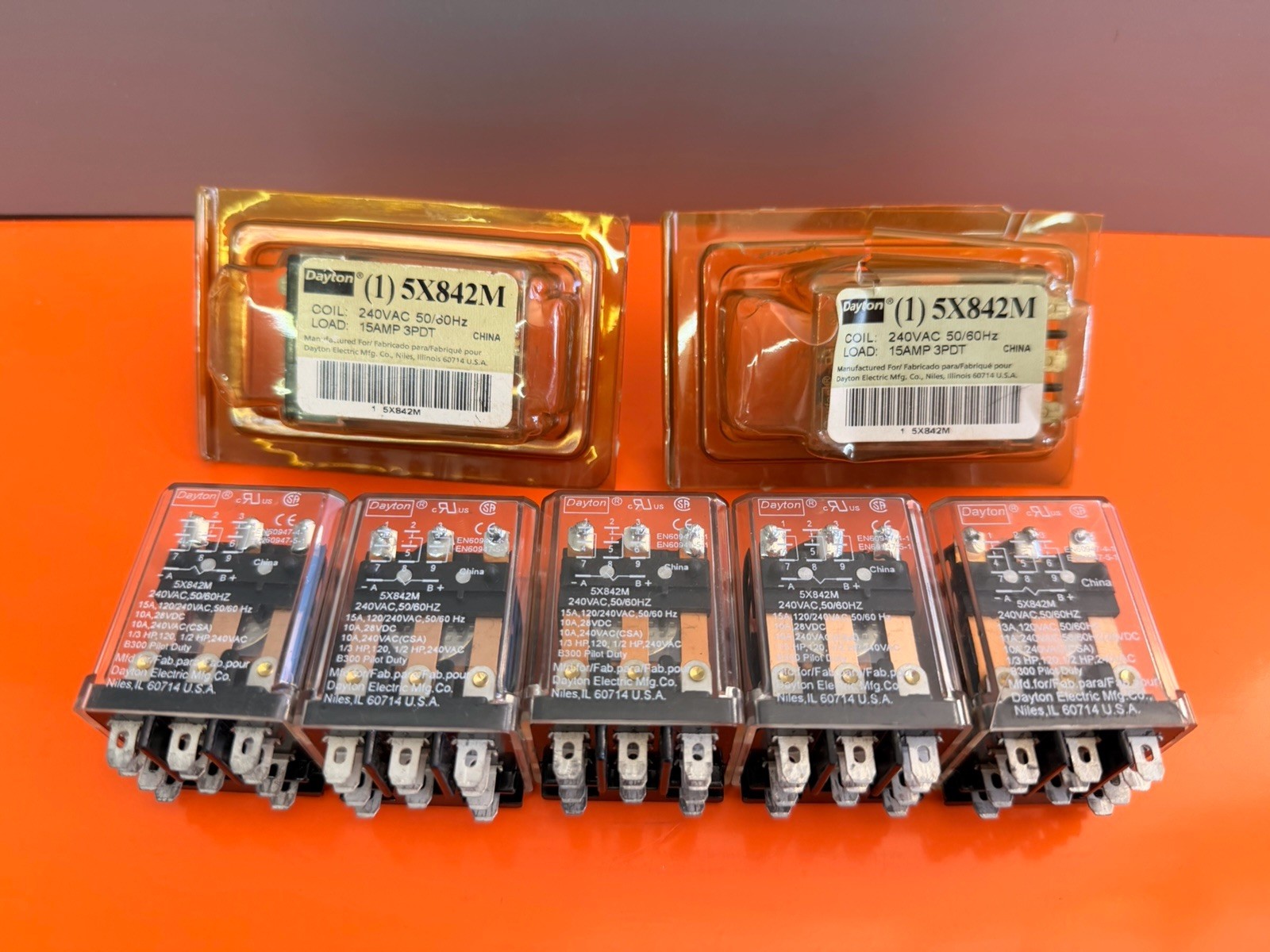 DAYTON General Purpose Relay 240VAC 15A 50/60Hz 11 Pin 5X842M Qty 7