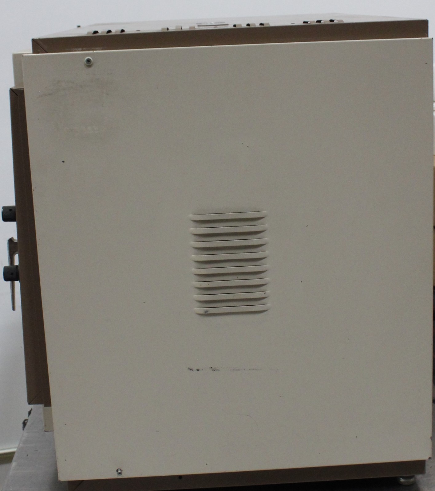 Fisher Scientific 750D Isotemp Incubator 30-75C Temp Range (3368150)