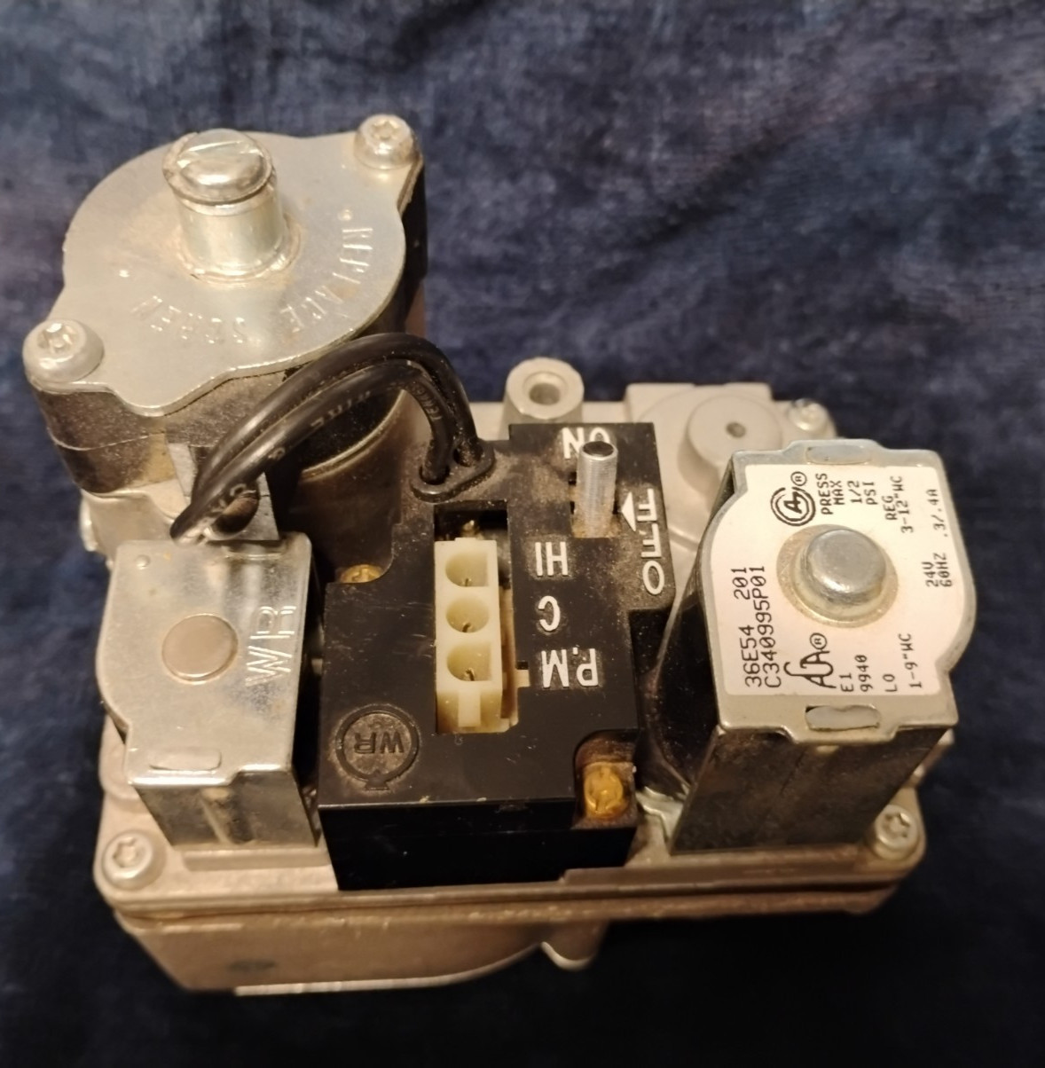 WHITE RODGERS 36E54 201 36E54-201 Gas Valve TRANE Amer STD C340995P01