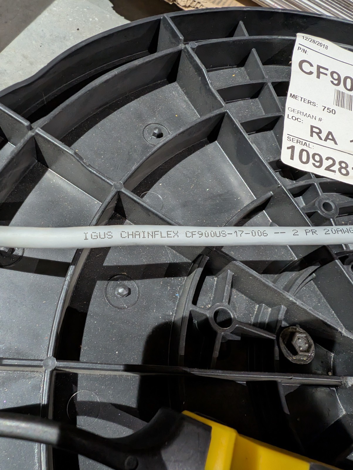 Igus Chainflex CF900US-17-006 4x 20AWG 5x 24AWG 300V Unshielded Control Cable