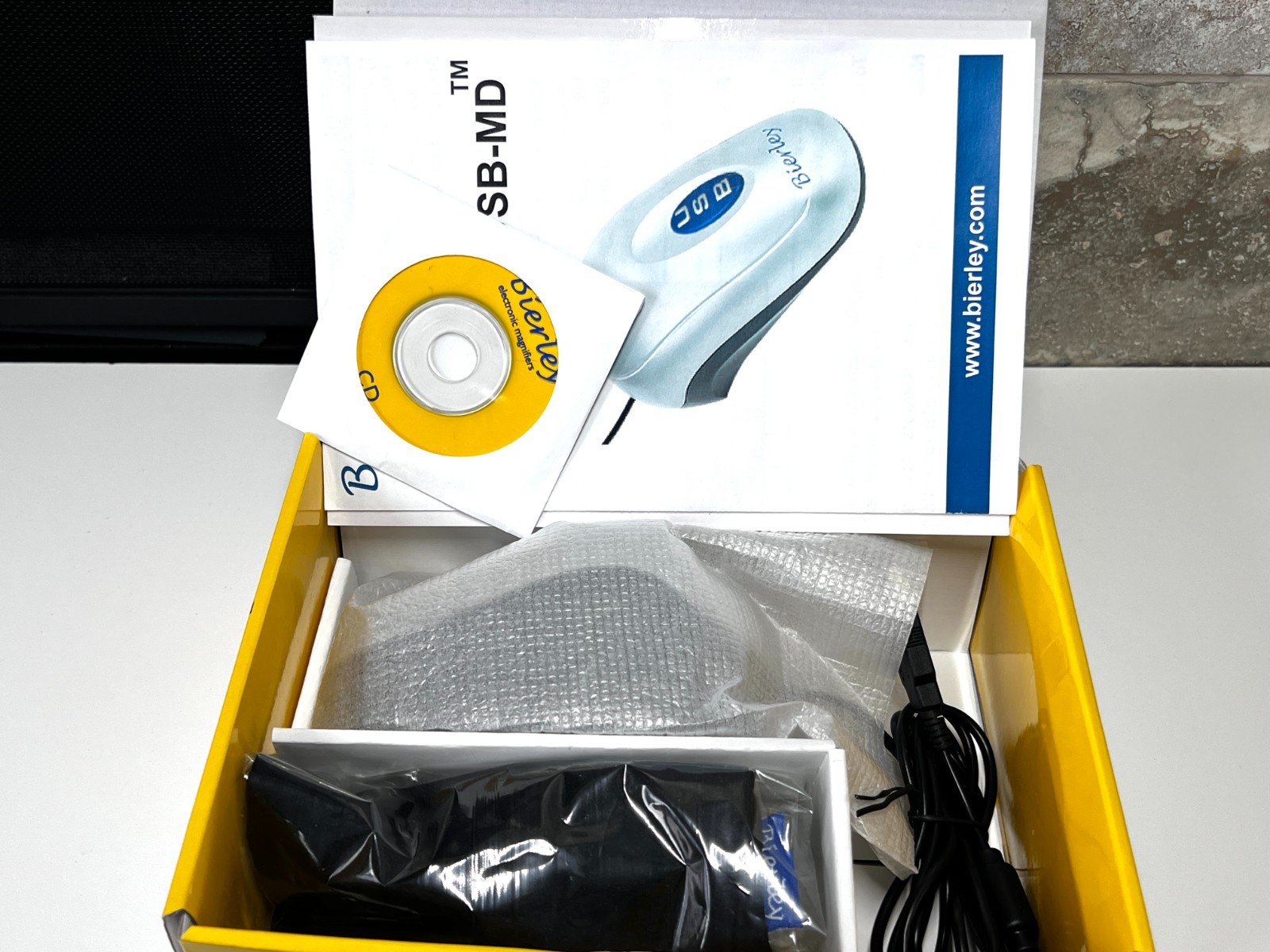 Bierley Black and White Mono Mouse USB Magnifier 24X