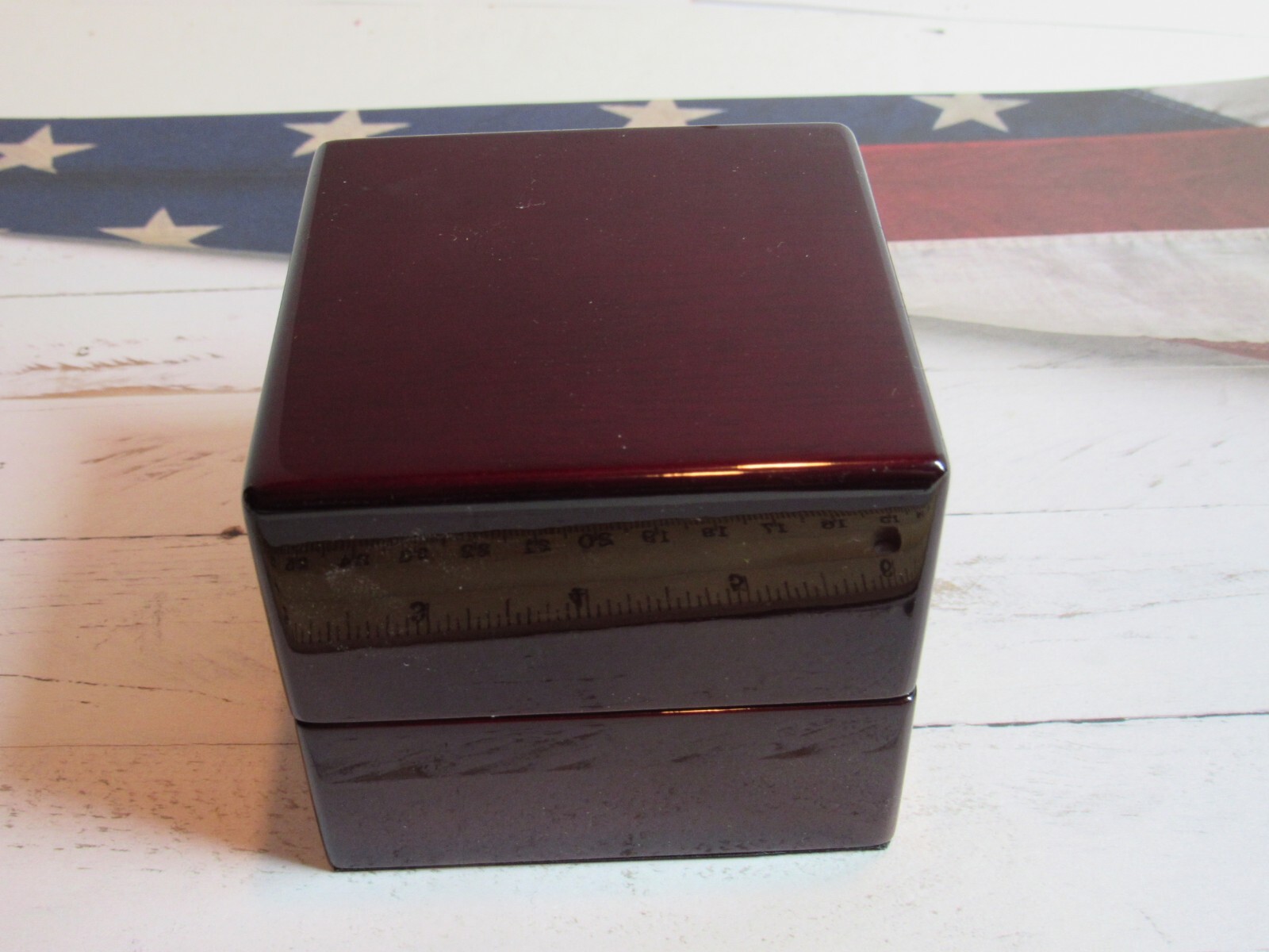 WOODESSEN SOLID MAHAGONY WOOD DESK CLOCK
