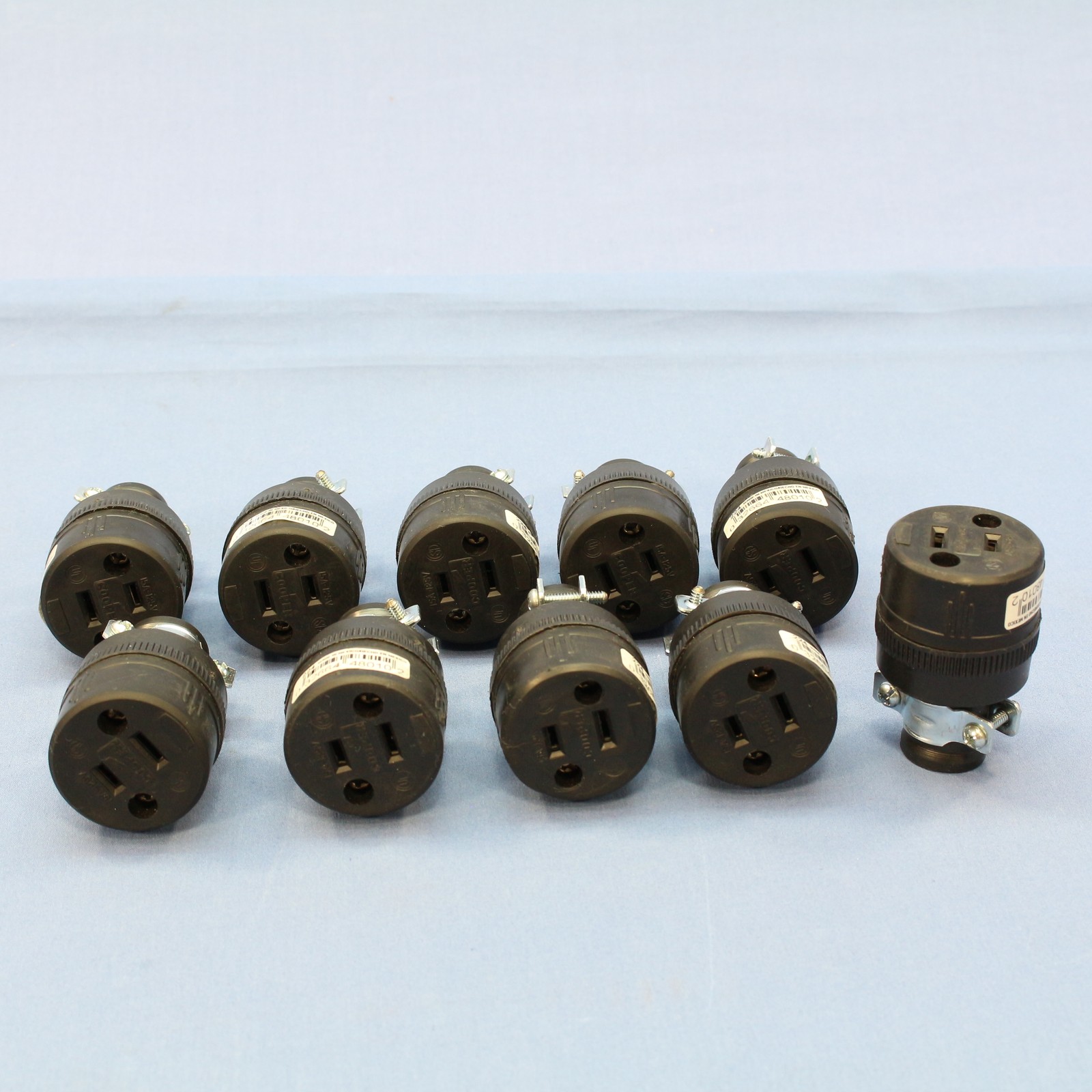 Cooper 224 Black Straight Blade 15A 125V 1-15R Plug Connectors Rubber 10-Pack