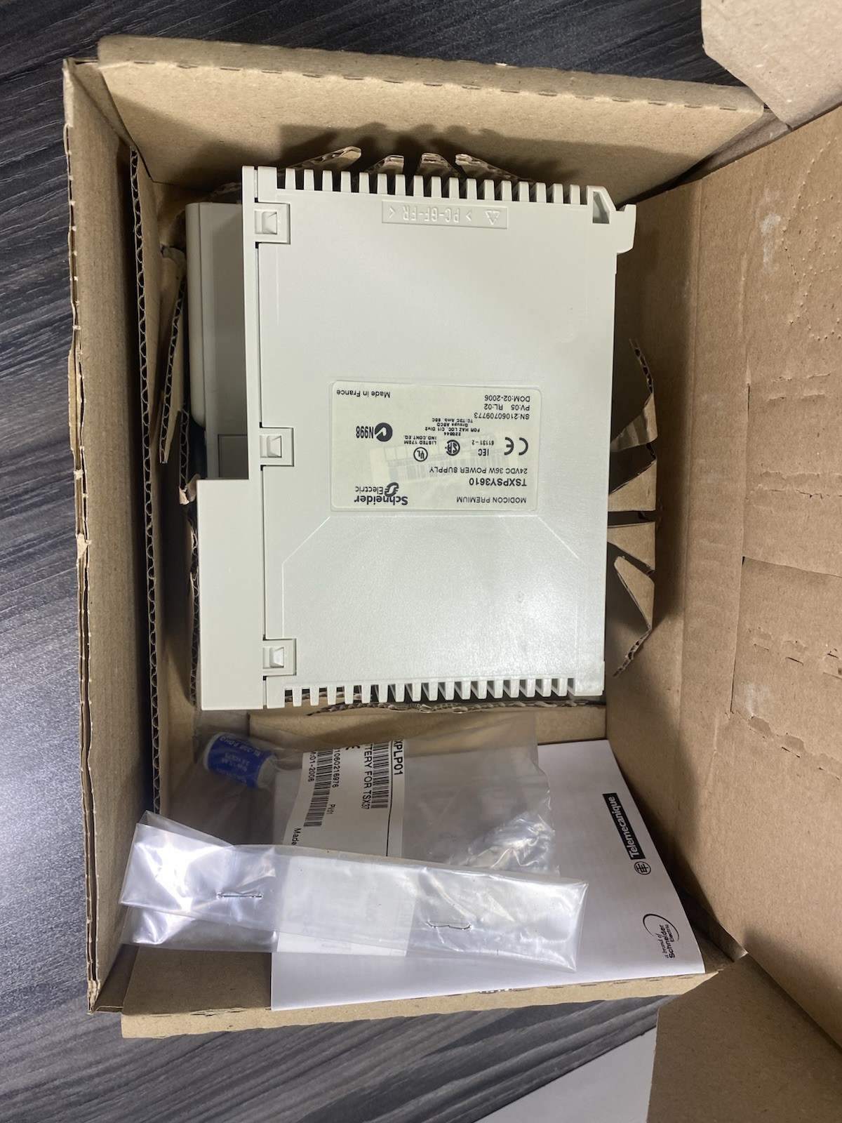Schneider Electric Modicon Premium TSXPSY3610M 24VDC 36W Power Supply 072561 USA