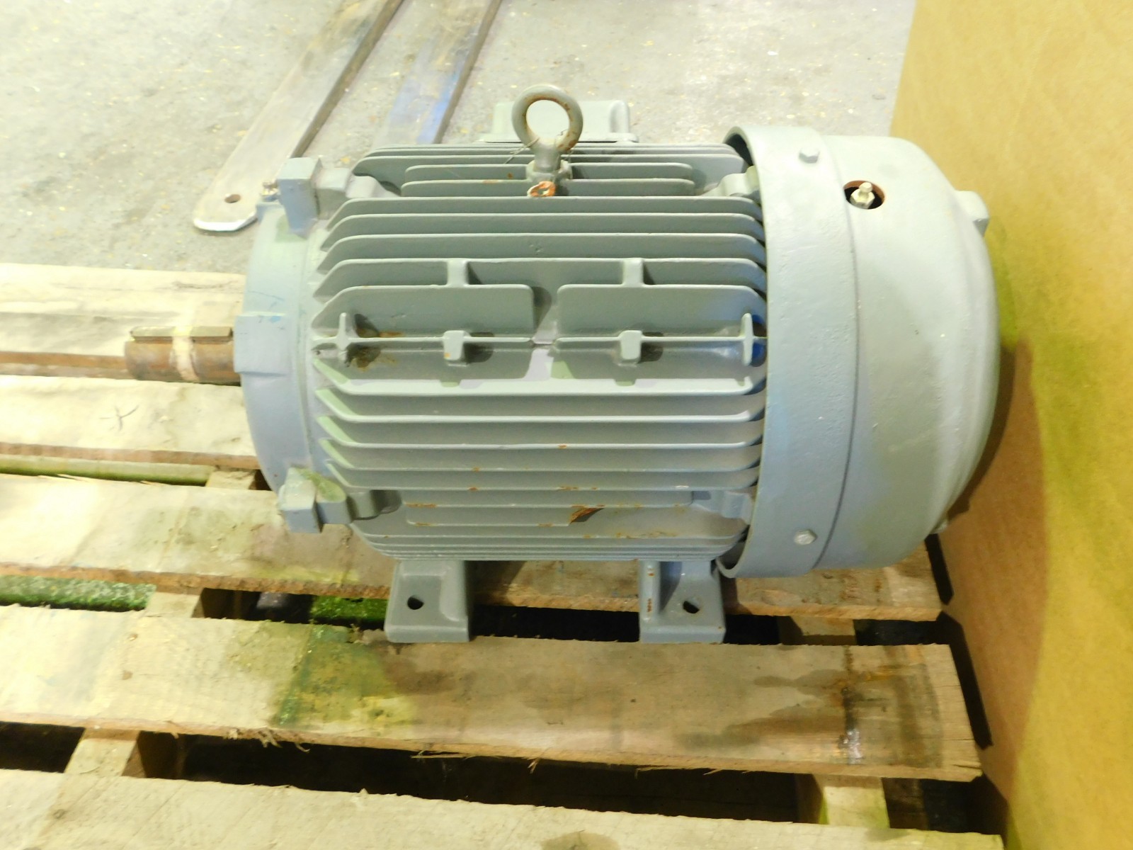 15 HP 3530 RPM Siemens Motor, Fr 254T, TEFC, 1.15 SF, 230/460 V, E-OK