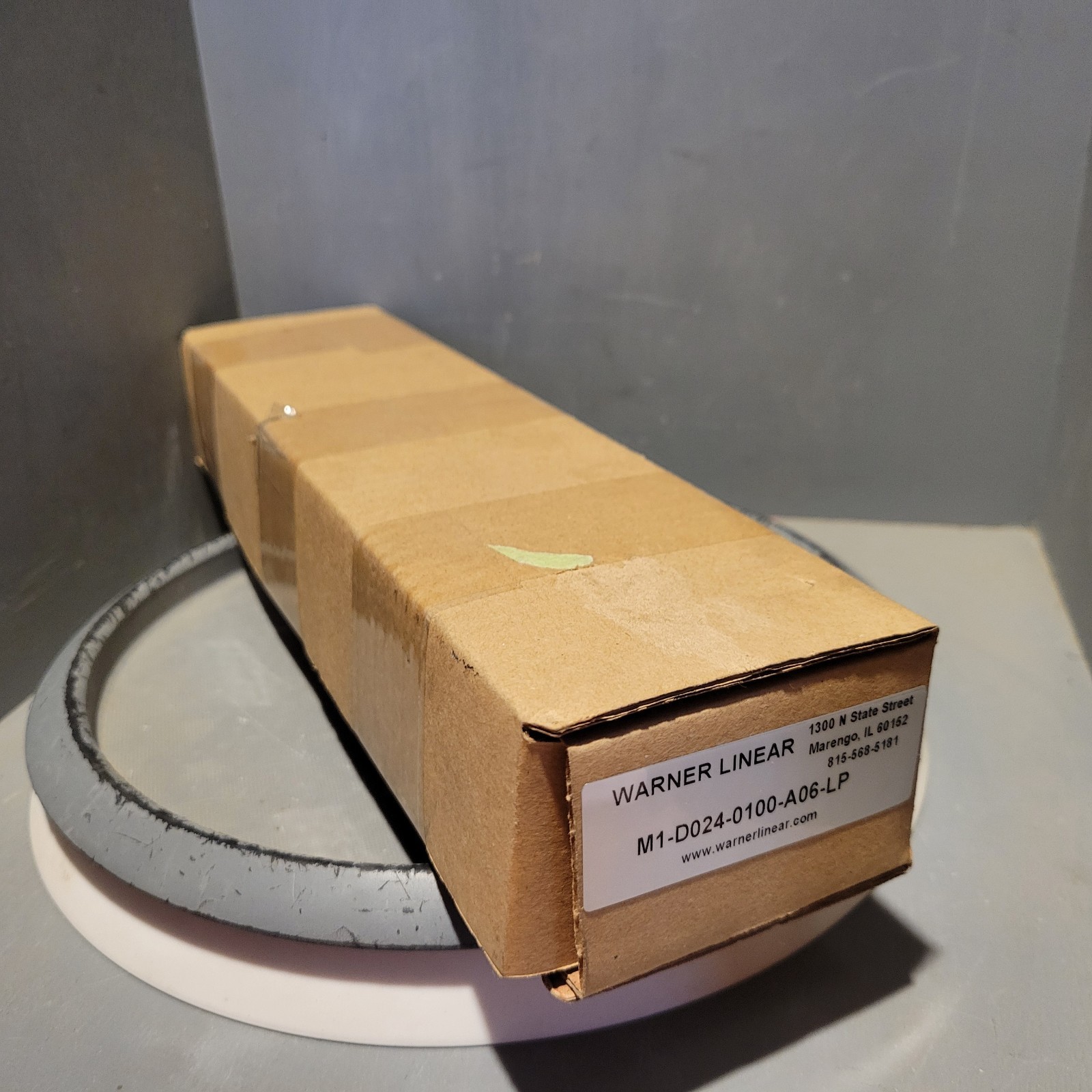 Warner Linear Actuator, 2.3A, 24VDC, 100LBS, 6″, M1-D024-0100-A06-LP