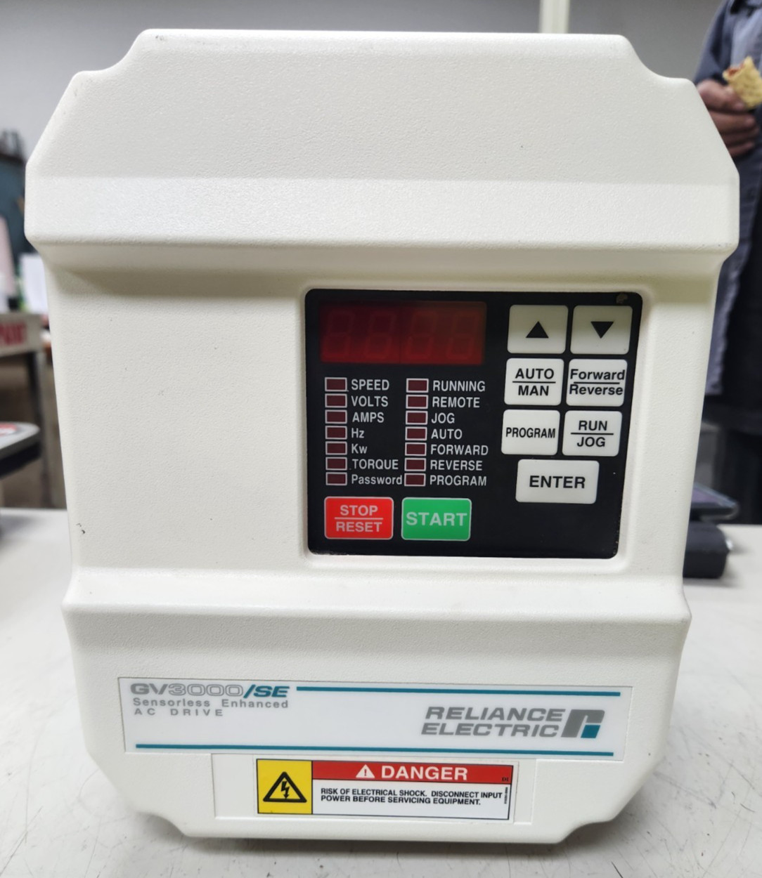 😎 RELIANCE ELECTRIC 3 HP SENSORLESS ENHANCED AC DRIVE 380/460 VAC GV3000/SE