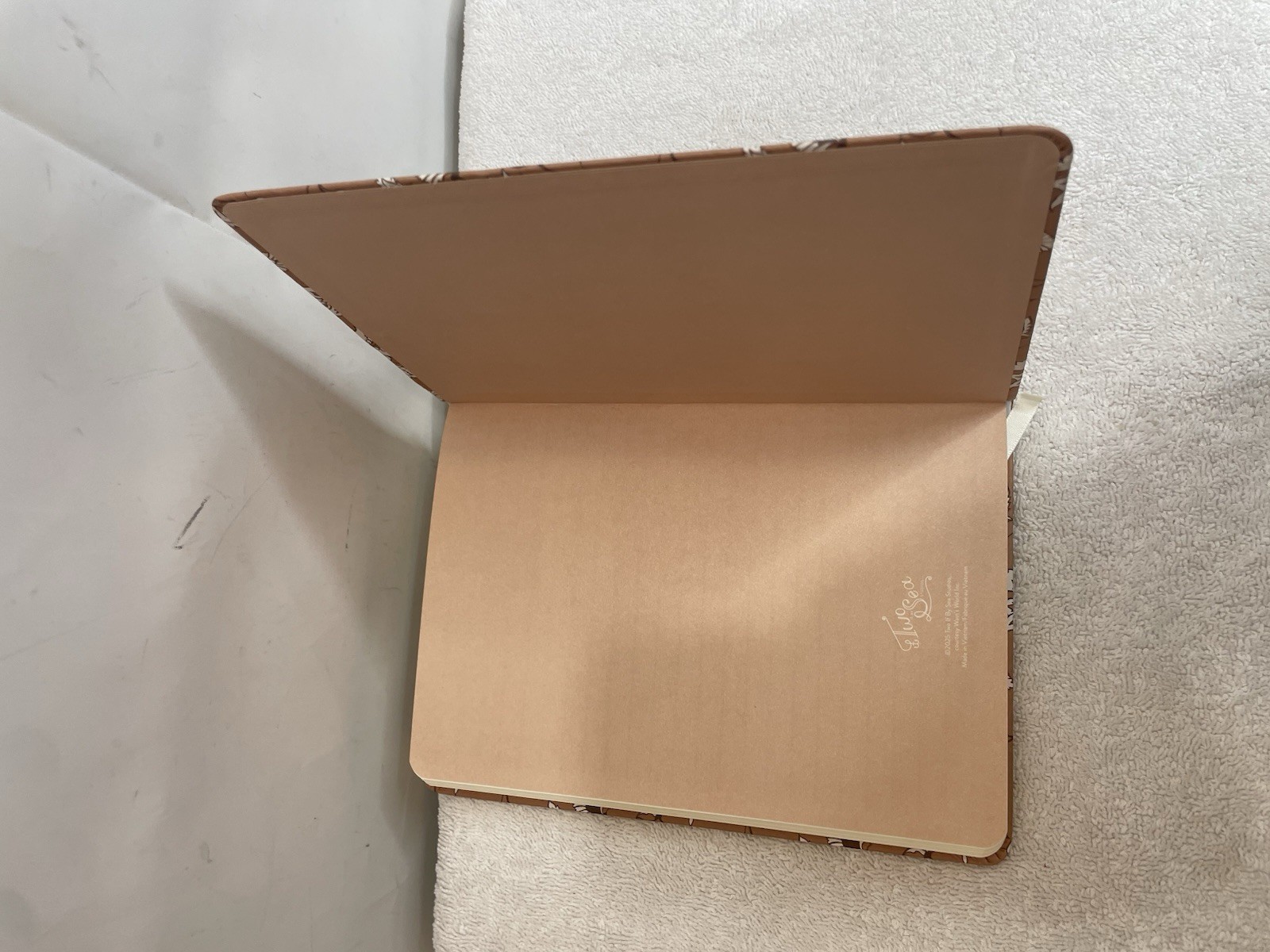 Two Sea Brown & White Floral 100 Lined Pages 0.50 × 6.00 x 8.66 Notebook Journal