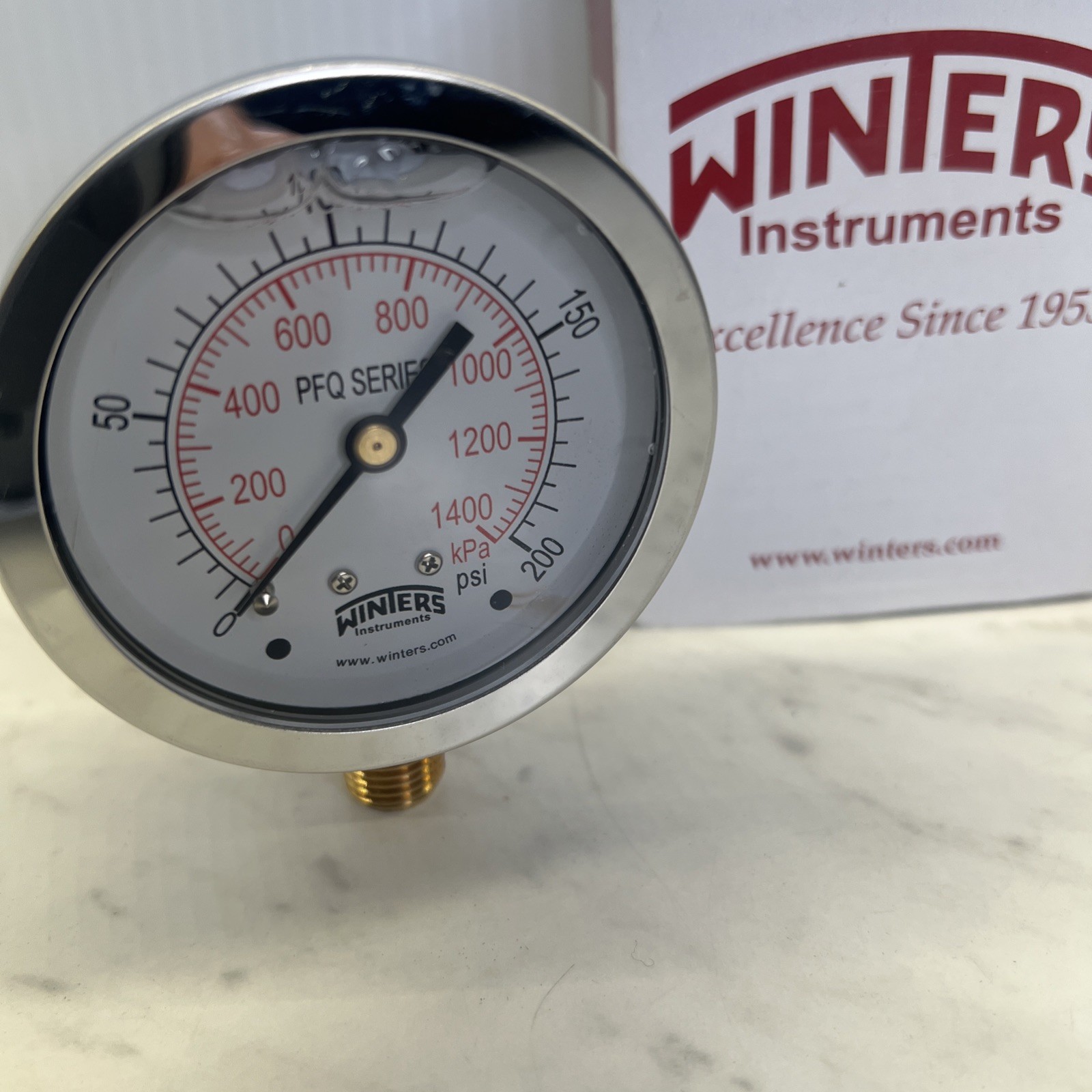 Winters PFQ806 Pressure Gauge 2-1/2in 0-200psi 1/4in Npt