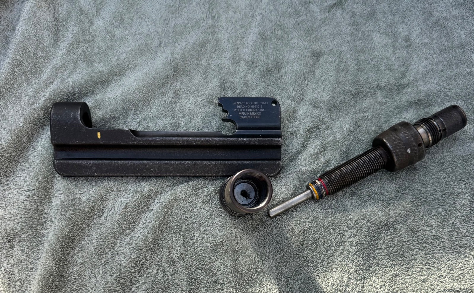 TE Connectivity AMPACT 69611 Hand Tool w/ 69633-2 Large Head….NICE!