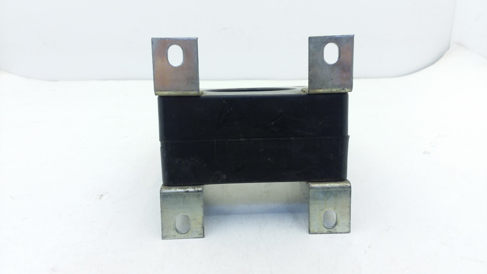 EATON 42-1003-4 CURRENT TRANSFORMER 600V 50/60HZ 300:5 RATIO