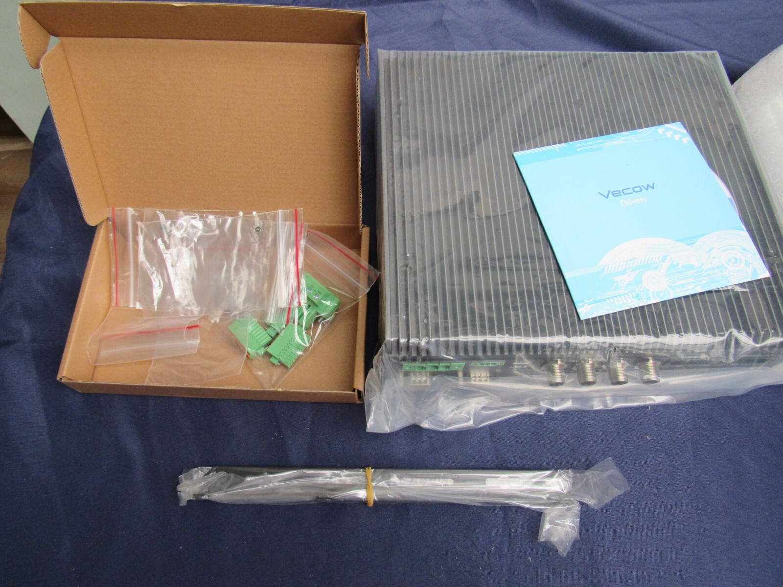 Vecow ECX-2210M-10700TEW32-PHA Core Processor – 16GB RAM, ESM-200,PE-3004M
