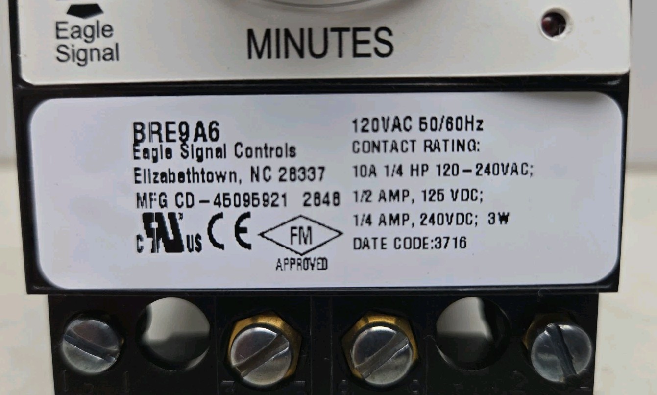 Danaher Industrial Eagle Signal BRE9A6 Relay Timer 0-30 min on Delay 120V 50/60H