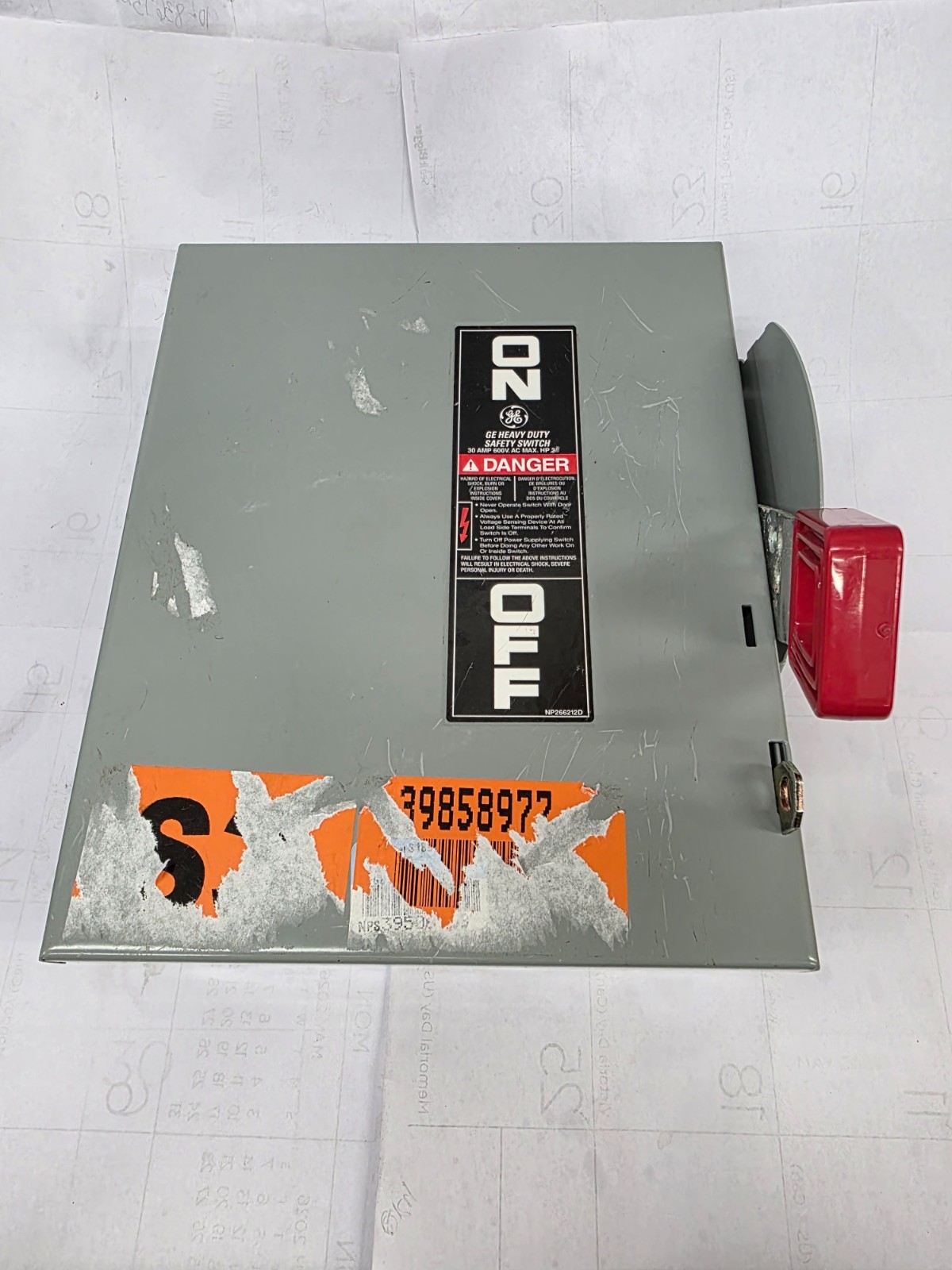 NOS GE THN3361 30 Amp Safety Disconnect Switch 3 Pole Indoor 600V Model 10