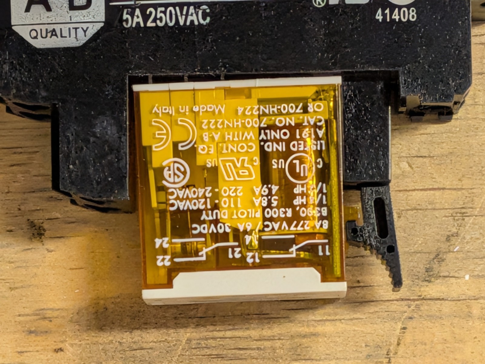 Lot AB Allen-Bradley 700-HN122 Relay Socket Base w/ 700-HN221 700-HN222