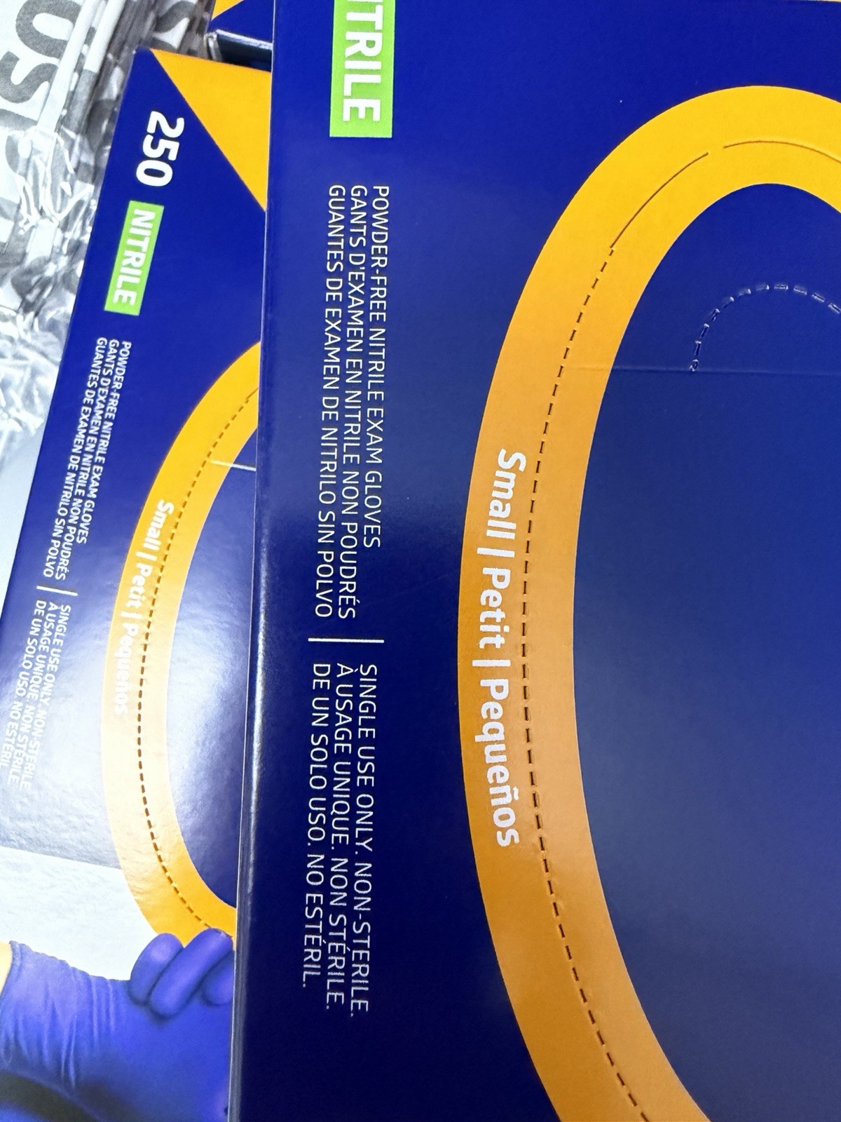 Medline SensiCare Nitrile Exam Gloves Powder-Free Small 250ct Exp 01/2026