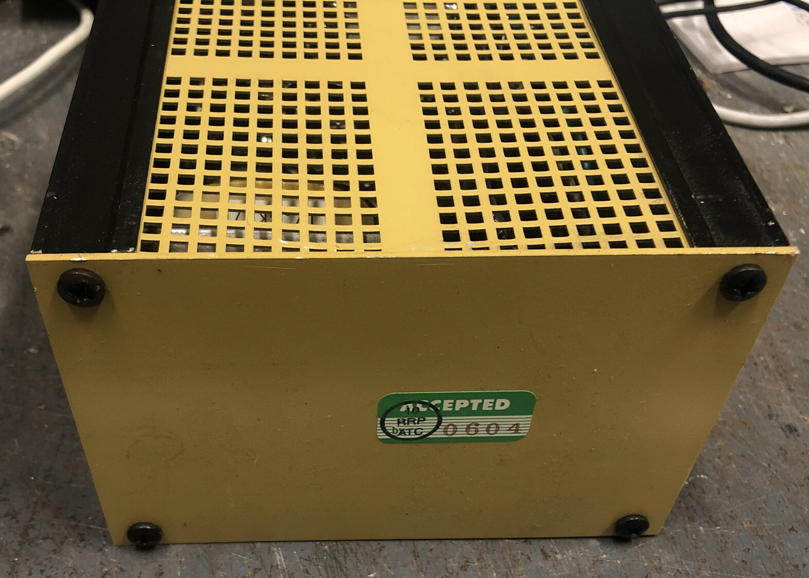 Acopian B12G200 Rating 7/10A 250 V Regulated Power Supply
