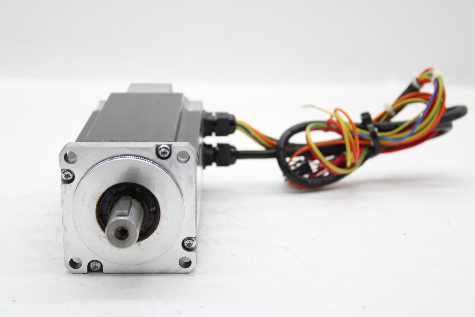 Nidec 060LDB5035-0007 10Pole; Insul: F F/B: 1024ppr Push-Pull Comms Motor