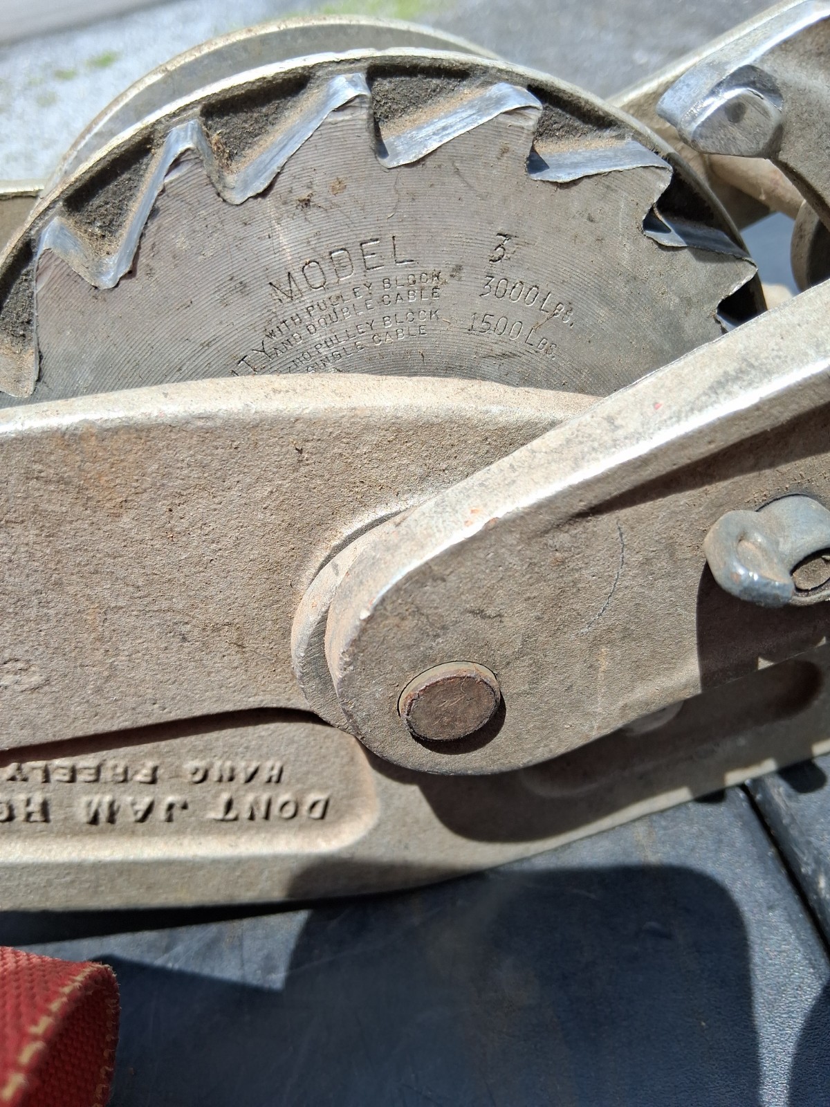 Lug All Model 3 Strap Hoist