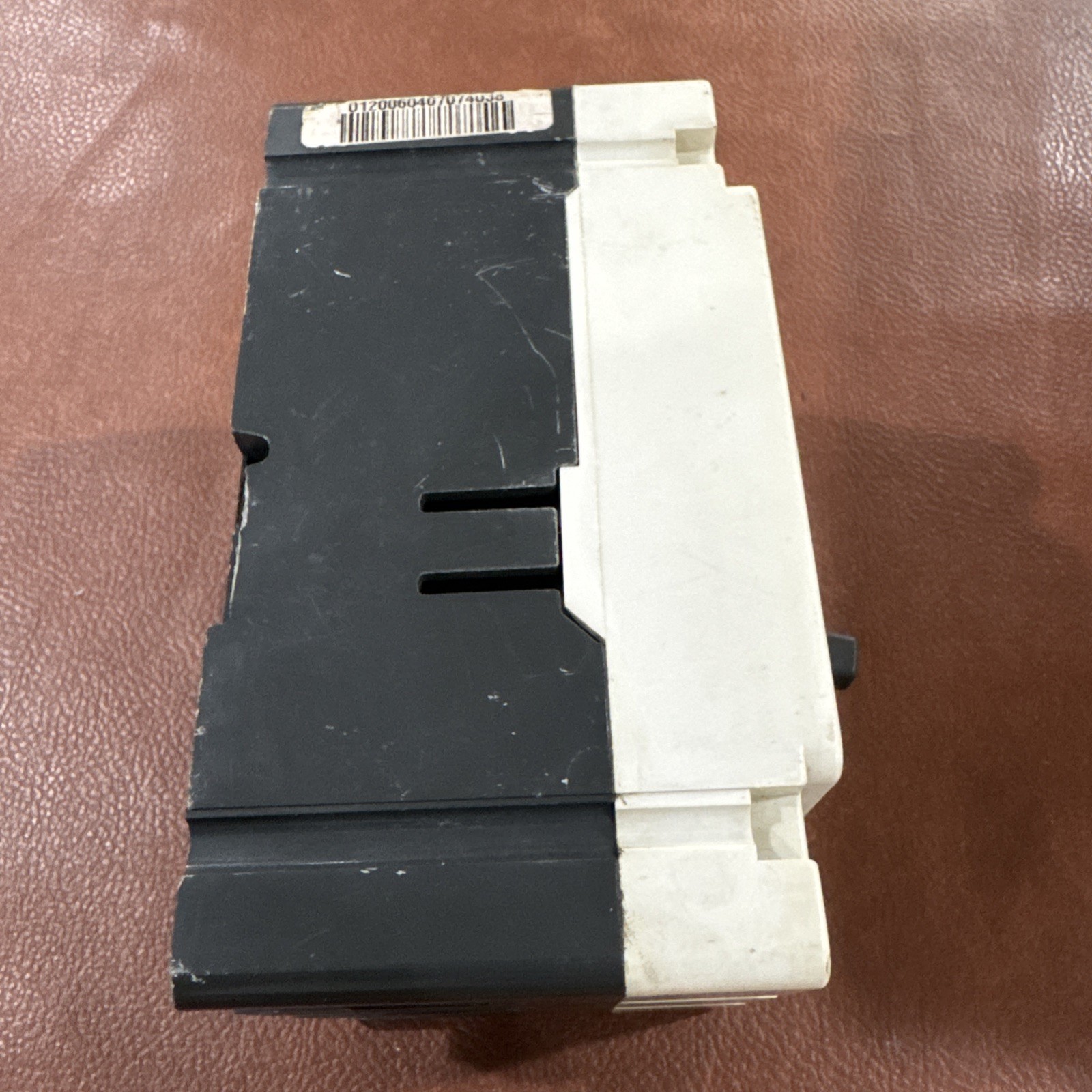 Eaton Cutler Hammer EHD3015L 3P 15A Circuit Breaker 3 Pole 15 Amp 480V EHD 14k