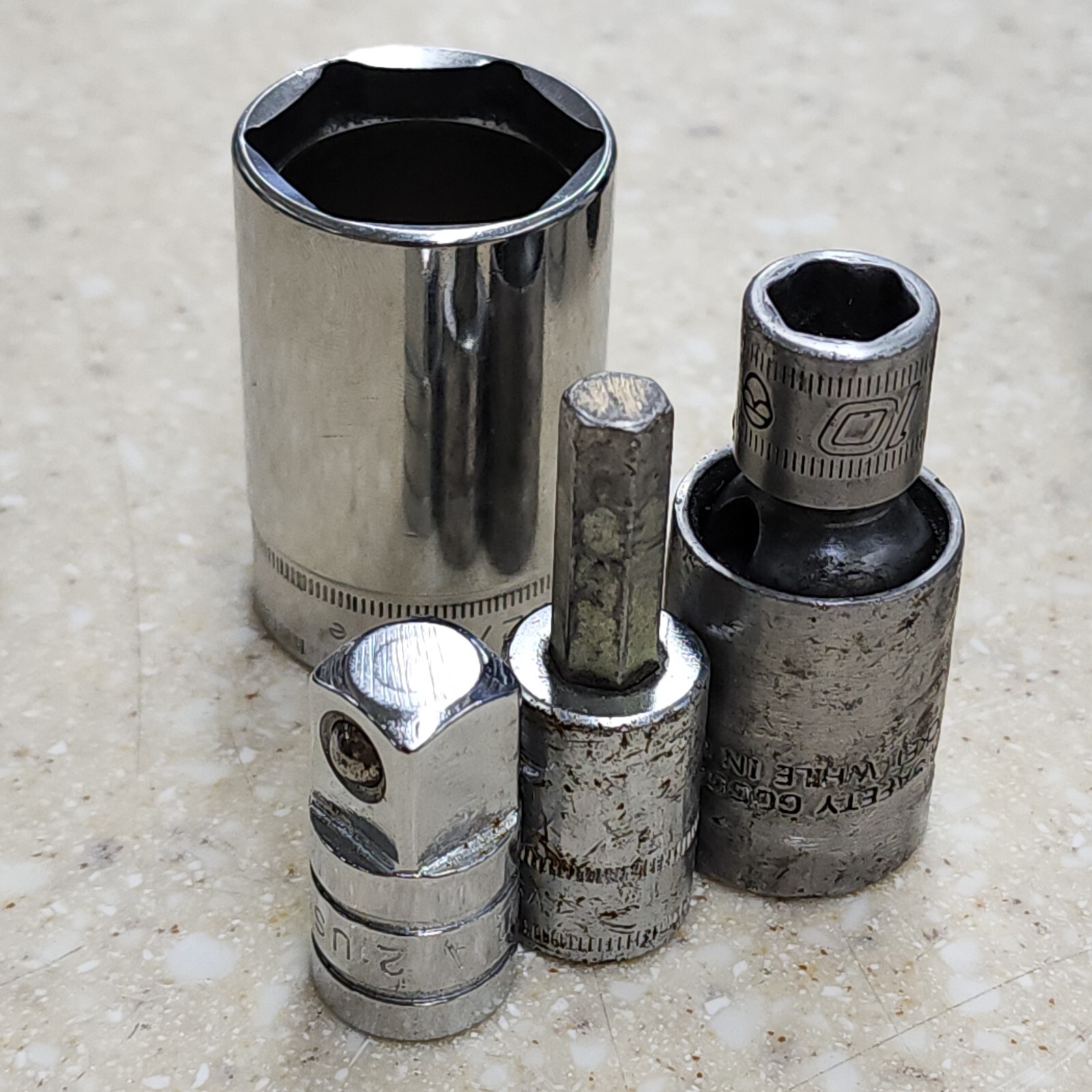 Snap-On 3/8″ & 1/2″ Drive 6 & 12 Point Metric & Standard 10 Piece Set