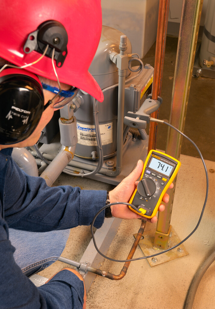 Fluke 116 Digital HVAC Multimeter with Temperature and Microamps