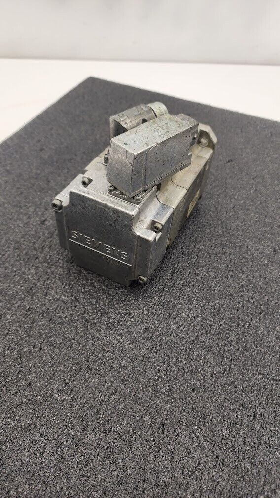 Siemens 1FK7042-5AF21-1UA0 Brushless AC Servo Motor SIMOTICS S 0.82kw