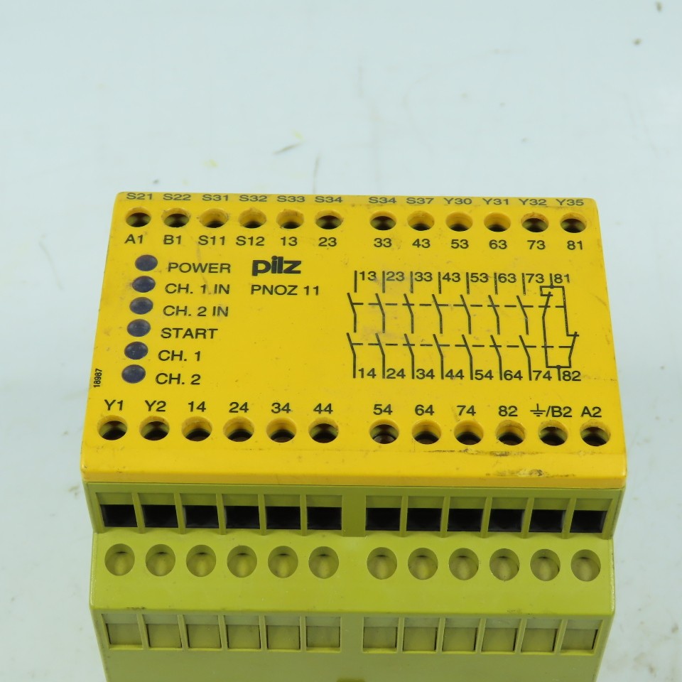 Pilz 774080 PNOZ 11 7S/10 Safety Relay 24VAC/VDC