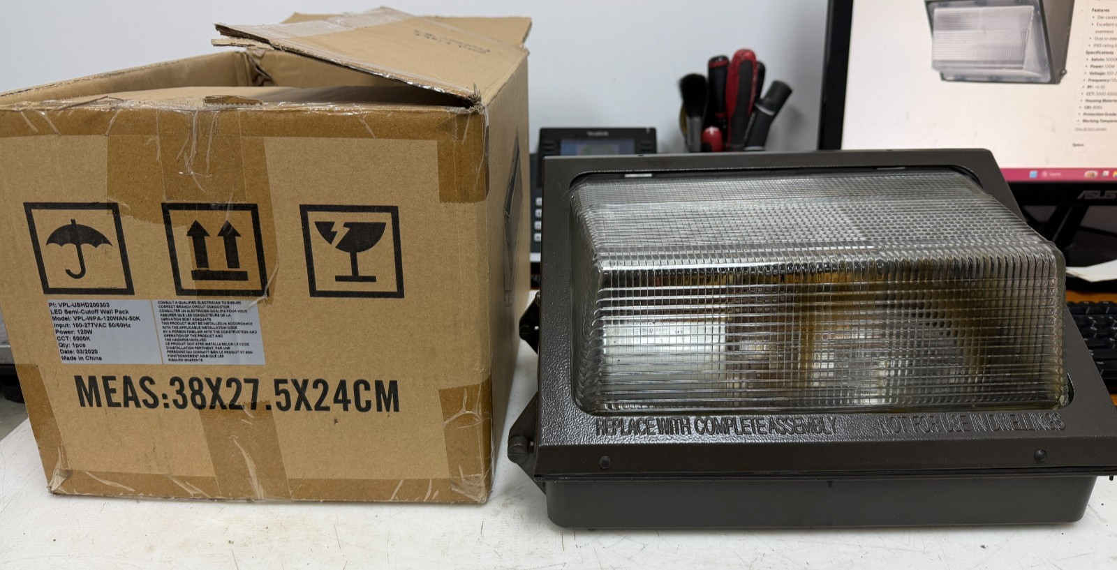 👀MAGNALUX 120W LED SEMI-CUTOFF WALL PACK HOUSING LIGHT VPL-WPA-120WAN-5