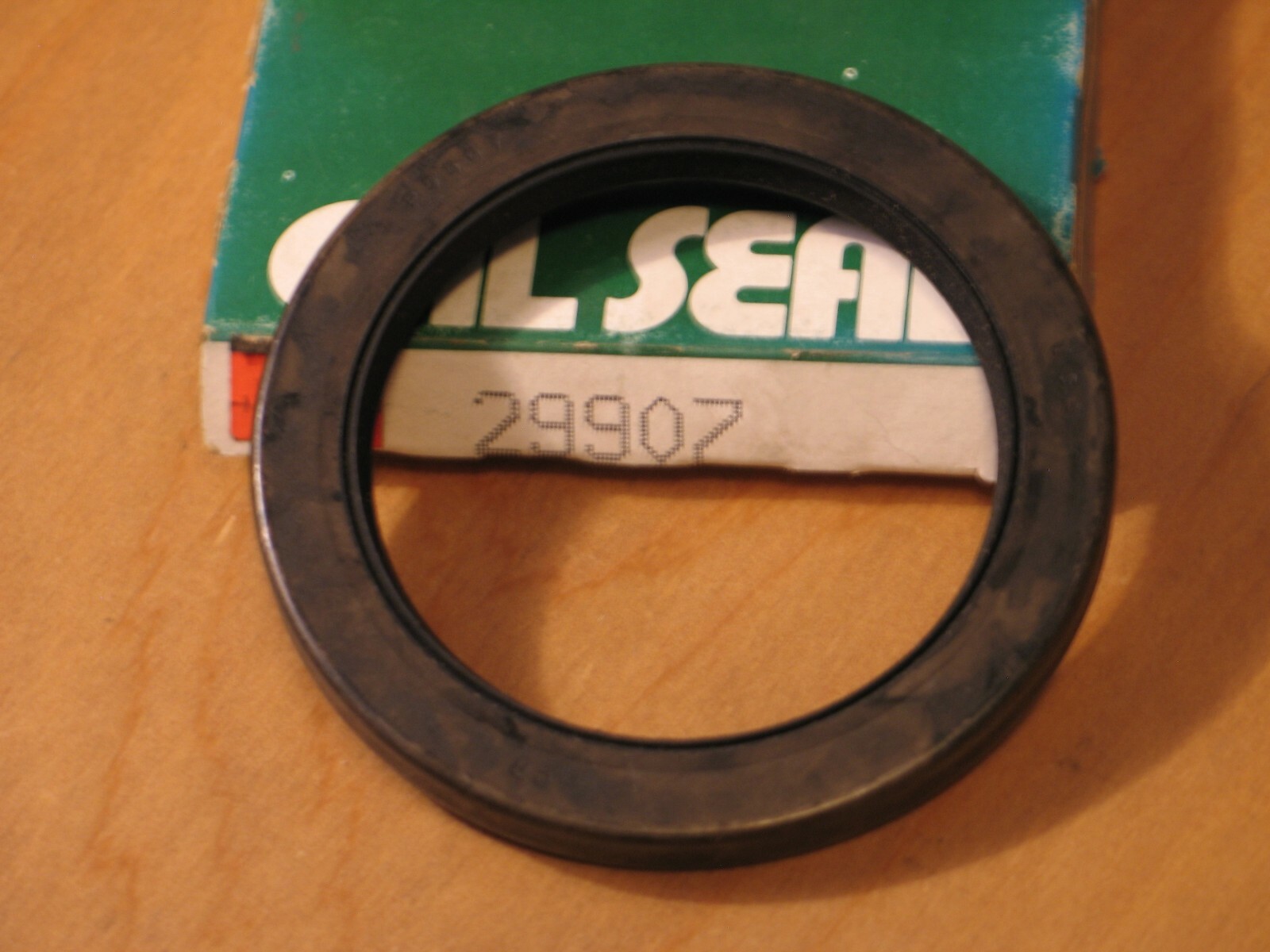 NIB SKF CR CHICAGO RAWHIDE 29907 OIL SEAL 3.000 X 4.000 X .375 P6497